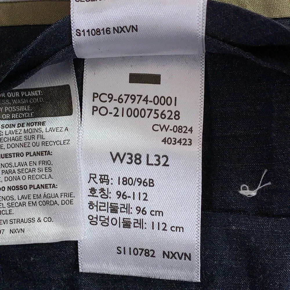 Dockers Mens 38x32 Navy Blue Pleated Relaxed Fit Lux Cotton Stretch Khaki Pants